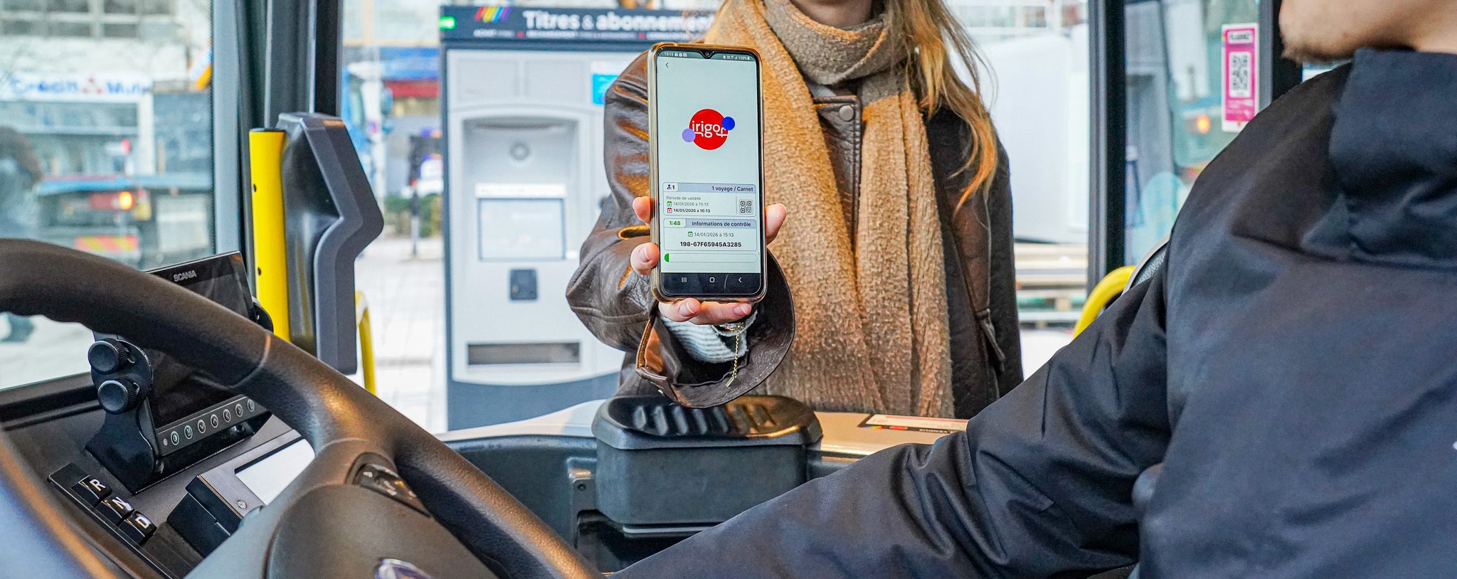 Présentez l'écran de contrôle du M-Ticket au conducteur.