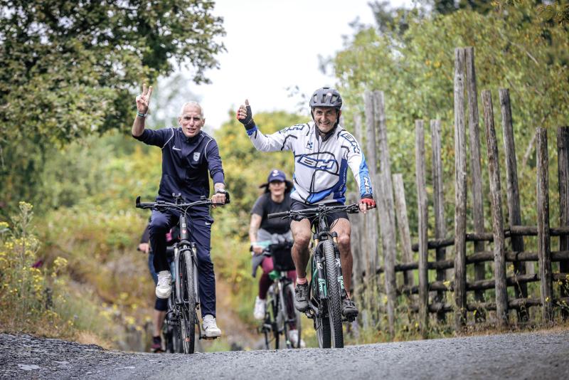 Cycliste dans les ardoisières