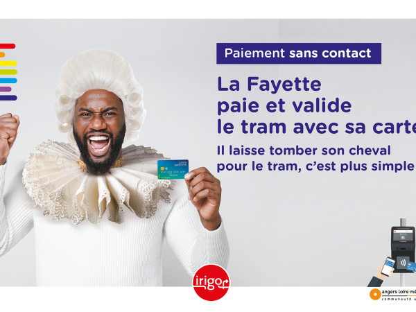 Paiement sans contact : La Fayette paie et valide le tram avec sa carte.